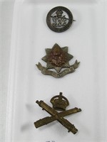 TRAY: 3 ASST. MILITARY BADGES