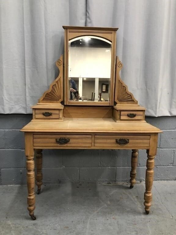 ANTIQUE VANITY