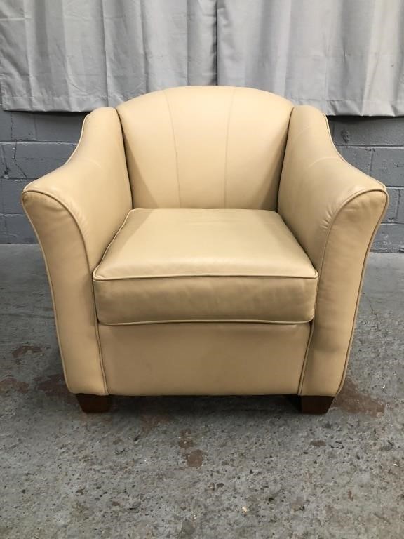 LIKE NEW BEIGE LEATHER ARM CHAIR