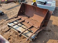 48" Allis Chambers Bucket with tines