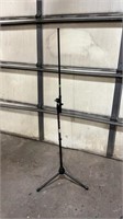 On stage adjustable mic stand