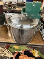 COOKING POT WITH LID