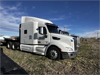2016 Peter Built Semi Truck w/ SLEEPER-Truck only
