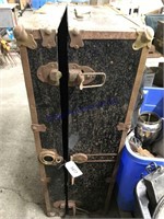 Metal trunk, rusted