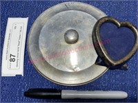 Sterling silver lid & "heart" frame 1.95-ozt