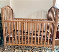 Vintage Simmons Baby Bed