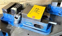 KURT #D-40 (4") PRECISION MACHINE VISE