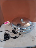 Farberware electric skillet / steamer
