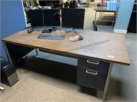 6 foot office desk with 3 drawers that work.