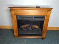 WORKING ELECTRIC HEATER W/ WOODEN MANTEL
