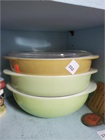 3 Pyrex Casserole Dishes w 1 Lid