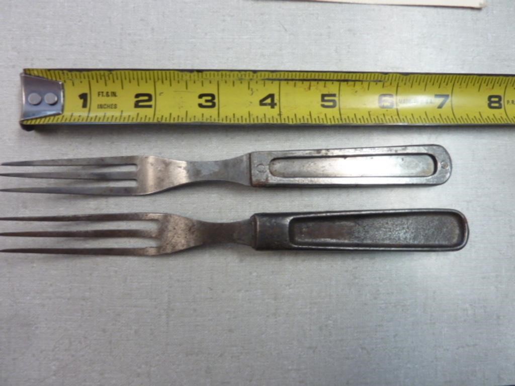 ANTIQUE PAIR OF CIVIL WAR FORKS