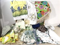 Lot of Vintage Table Cloths & Sheets Florals