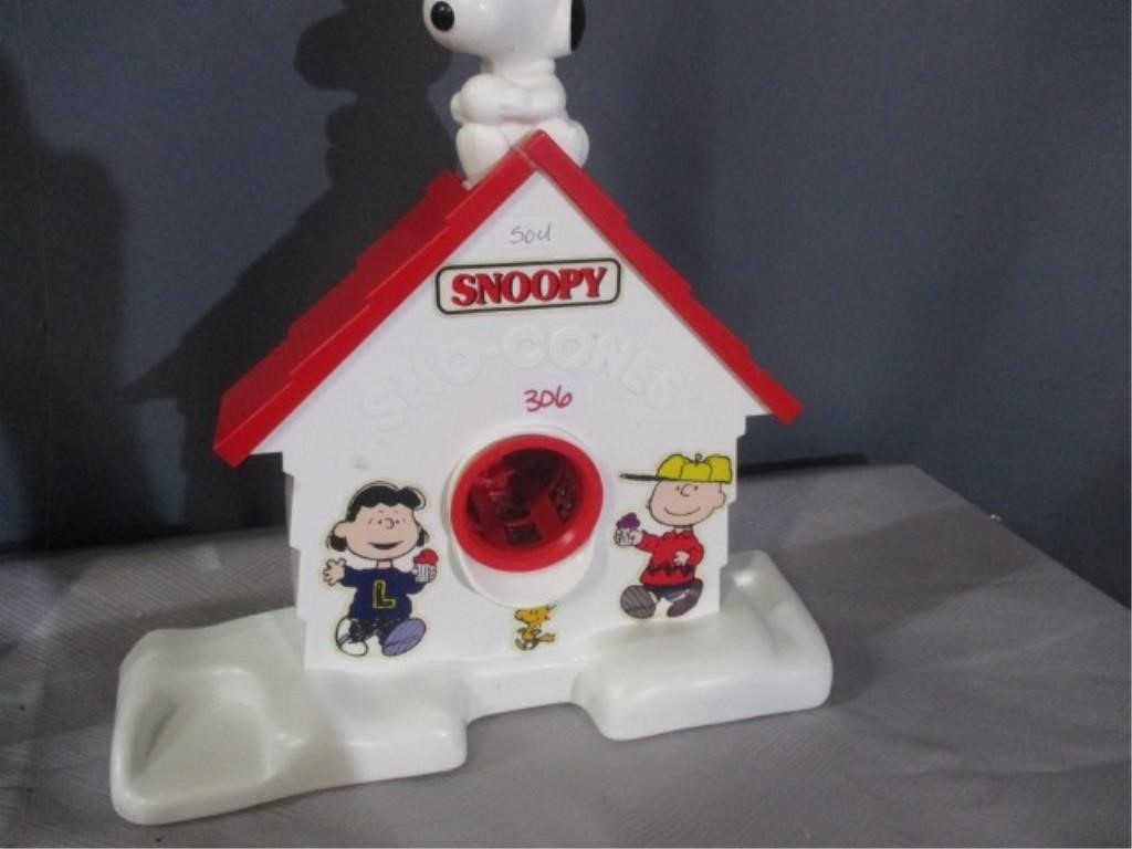 snoopy house .