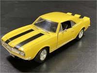 Road Legends 1967 Chevrolet Camaro Z28 Diecast