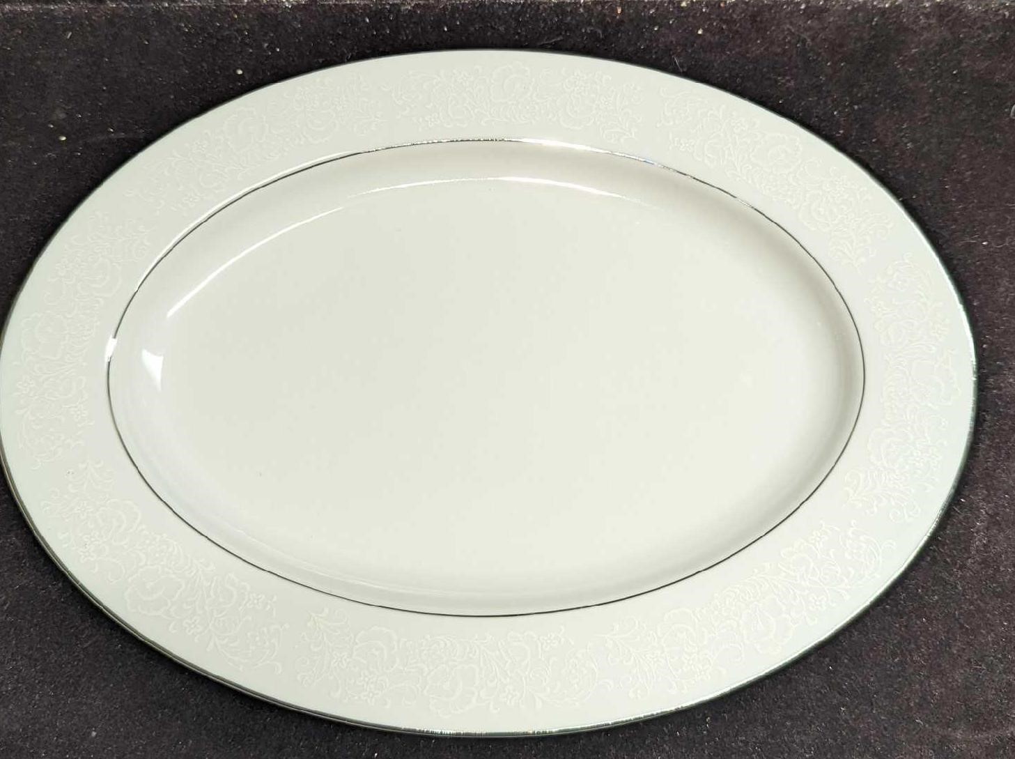 Retired International Juliet 12" Oval Serving Plat