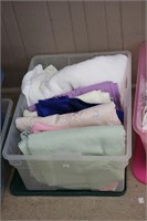 TOTE OF ASSORTED LINENS