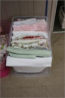 TOTE OF ASSORTED LINENS
