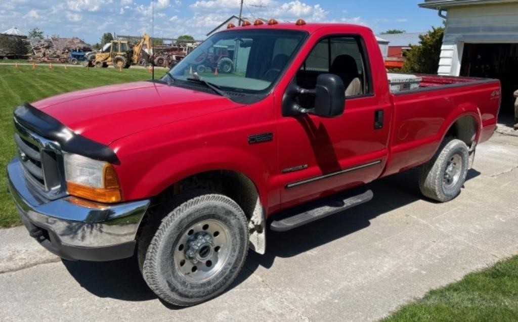 One owner 2000 Ford F350 XLT Super Duty with 7.3L