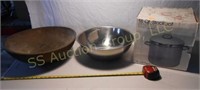 Stock pot, wood bowl, stainless bowl