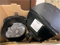 Air Fryer (Open Box, Powers On)