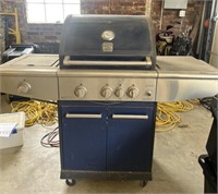 Kenmore Propane Grill, Includes Tank 
Side