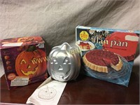 Wilton 3D pumpkin pan and more