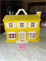 VTG travel and play doll house with accessories