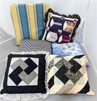 Lot of 6 Assorted Pillows, various sizes