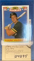 1987 MARK MCGWIRE TOPPS ROOKIE CARD