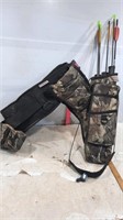 Bow Hunting Belt W / Quiver