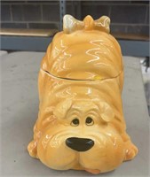 Dog cookie jar has a crack