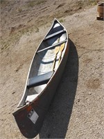 Canoe With 2 Paddles