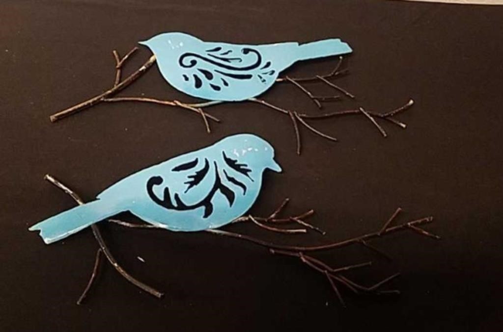 Metal bird decor