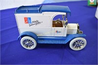 Ford 1913 Model T Delivery Van - Dominos Pizza -