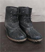 Pair Women's Rain Boots - size 7