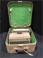 Remington Quiet-Riter Typewriter With Case