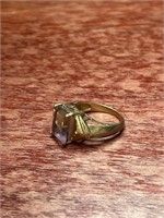 10k Yellow Gold Ring Purple Square Stone Size 7.5