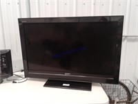 Sony TV - works Approx 40"