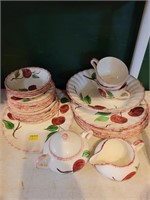Set of 29 Apple Dishes