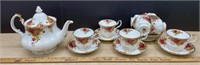 Royal Albert Old Country Rose Teapot & 8