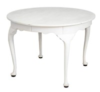 Henkel-Harris Queen Anne Style Extendable Table