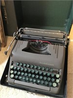 Vintage Smith Corona Typewriter in Case