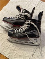 B4) Bauer Vapor Hockey skates size 10D