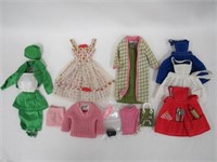 BARBIE (4) OUTFIT LOT: