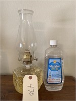 Lamp with lamp oil