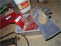 Qty of Rubber & leather Welding Gloves New