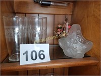 2 GLASS BASKETS AND ETCHED GLASSES