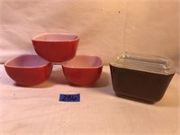 Vintage Pyrex Small Fridge Bowl & 3 Small Dishes
