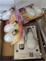 TRAY OF LIGHT BULBS